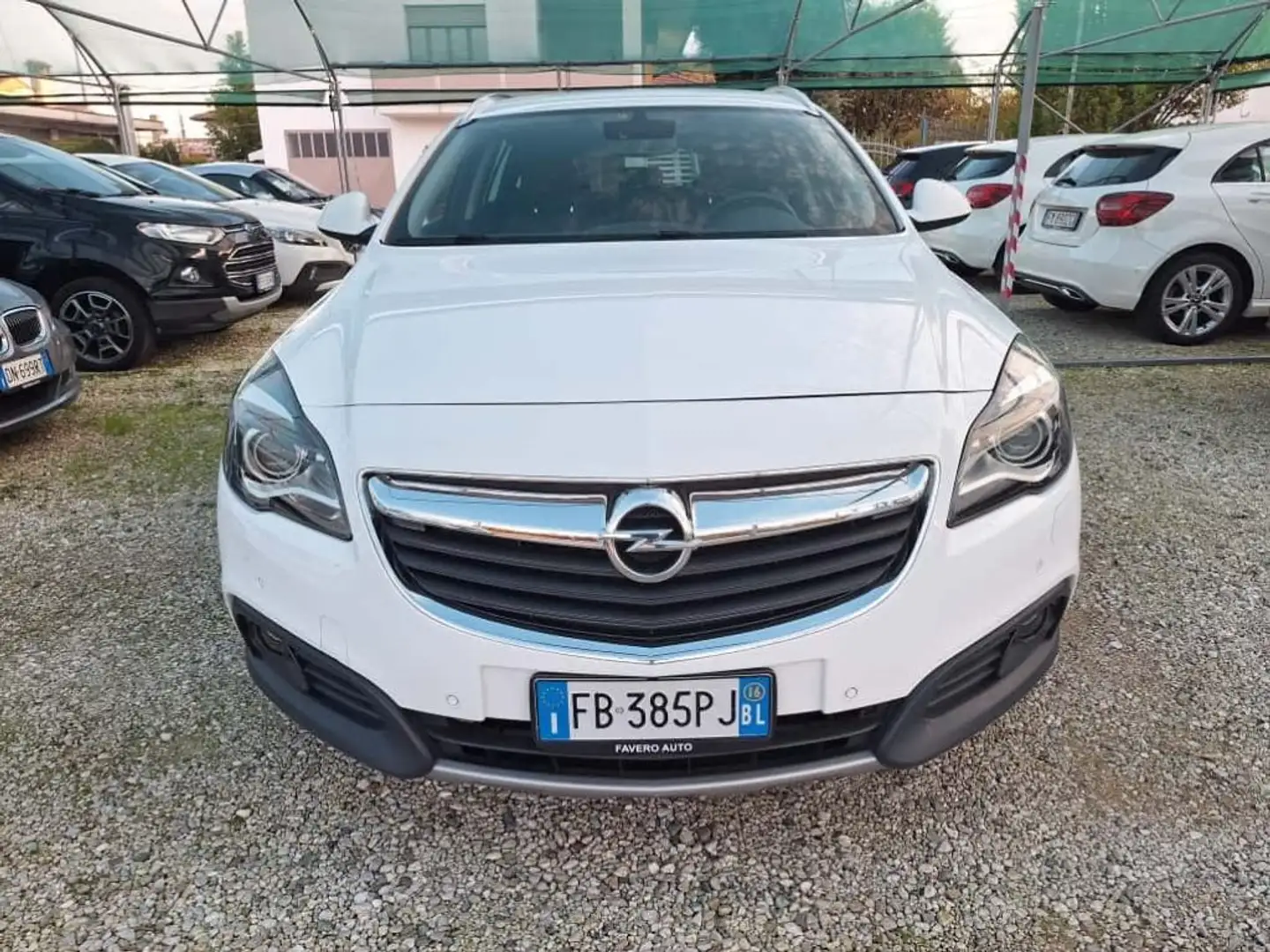 Opel Insignia 2.0 CDTI 4x4 170CV aut. Country Tourer Cosmo Weiß - 2