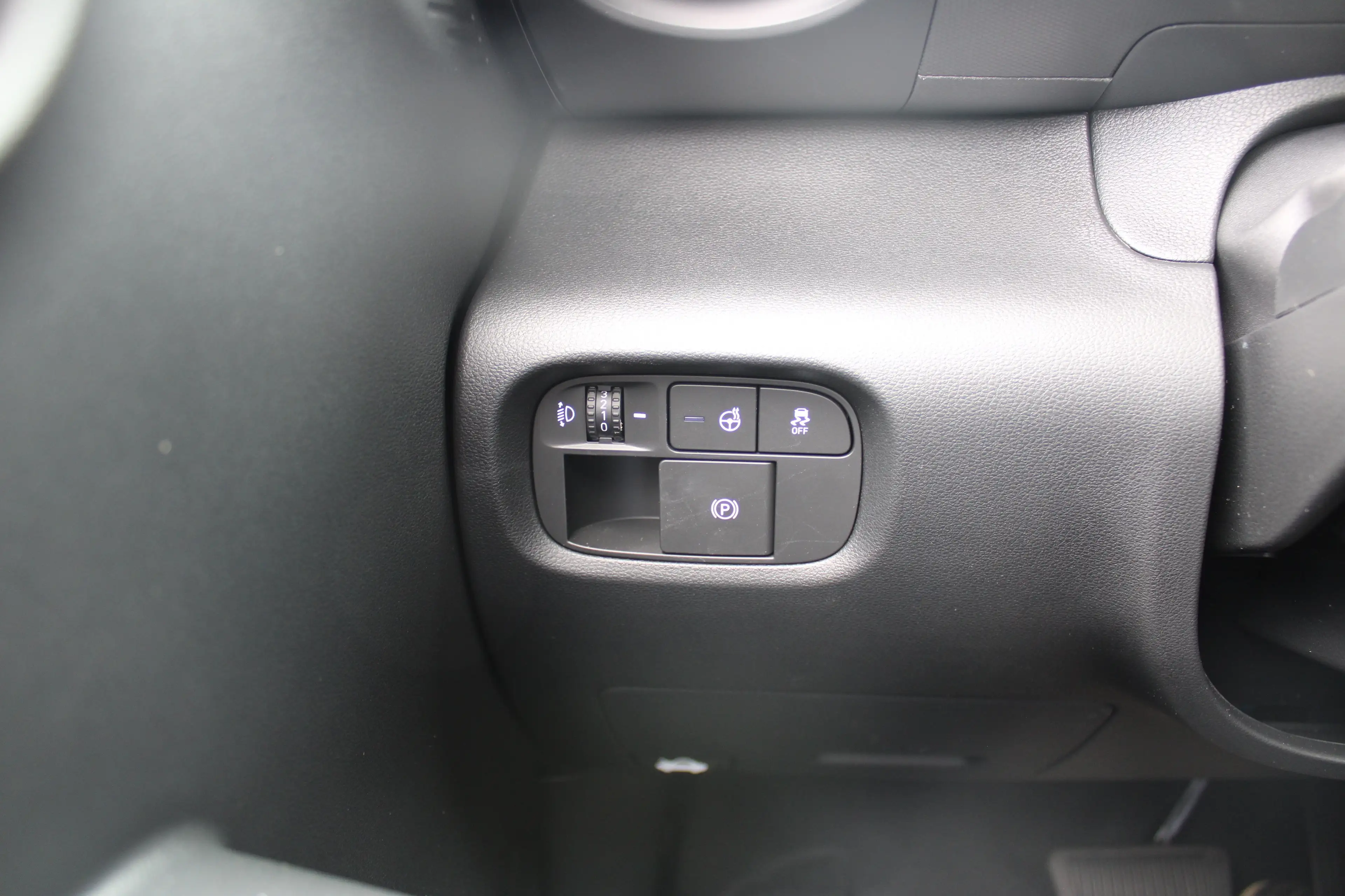 Hyundai Inster Evolve Sky 49 kWh | Tweekleurig| Glazen dak | Stoe — photo 12