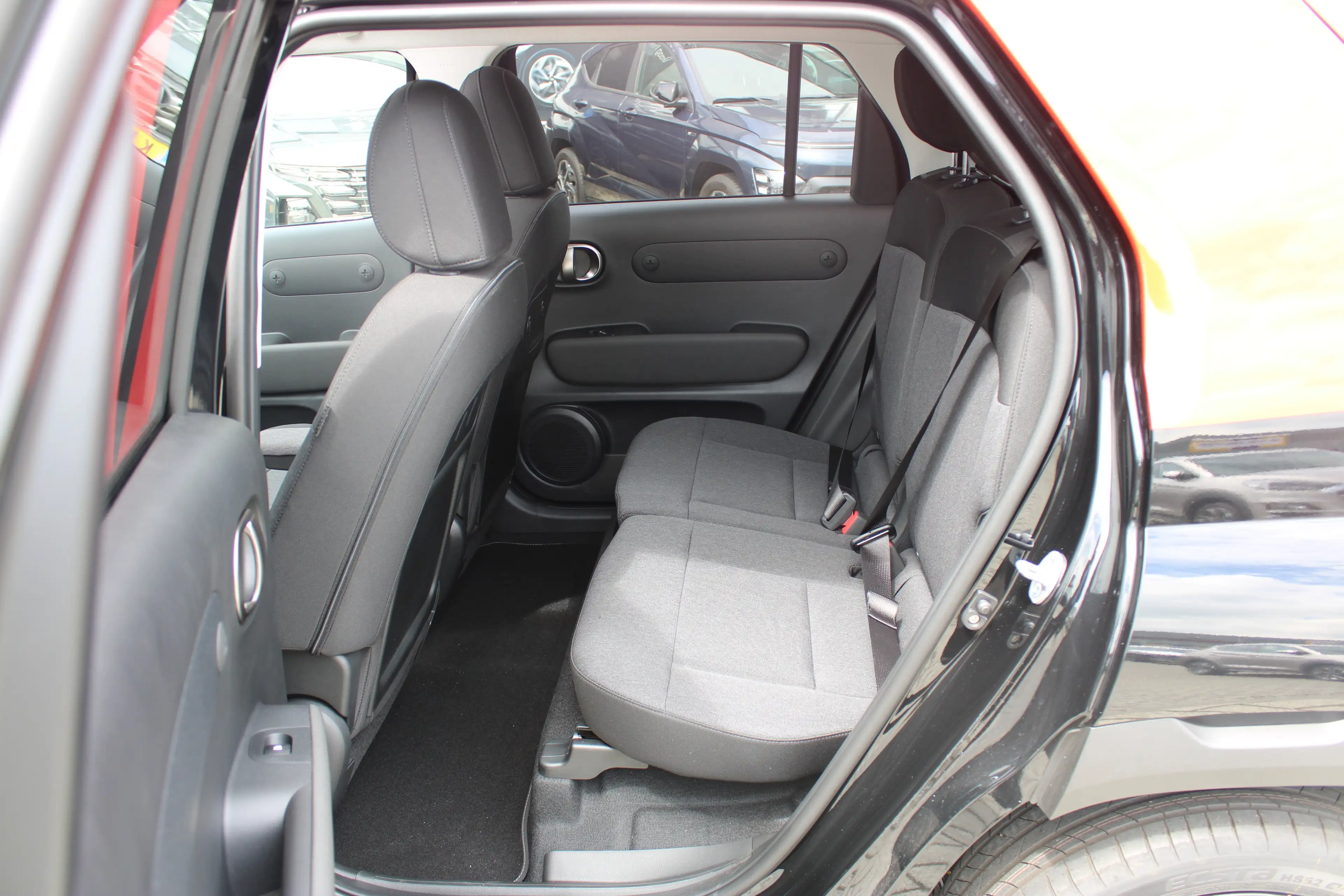 Hyundai Inster Evolve Sky 49 kWh | Tweekleurig| Glazen dak | Stoe — photo 27