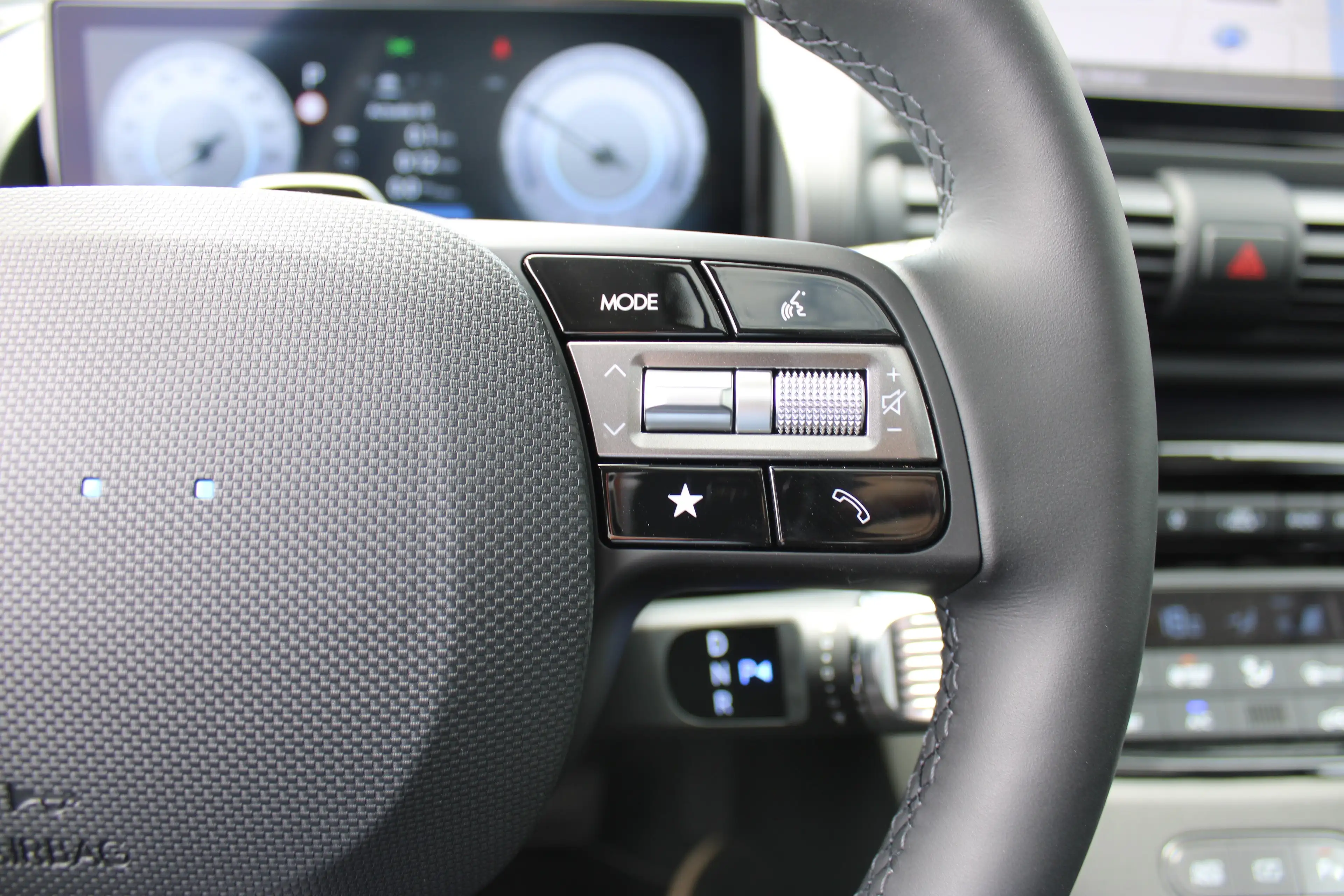Hyundai Inster Evolve Sky 49 kWh | Tweekleurig| Glazen dak | Stoe — photo 15