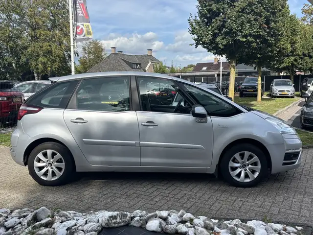 Citroen C4 Picasso view 4