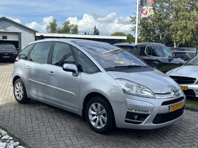 Citroen C4 Picasso view 3