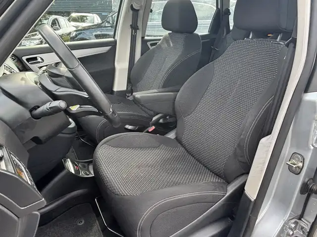 Citroen C4 Picasso view 11