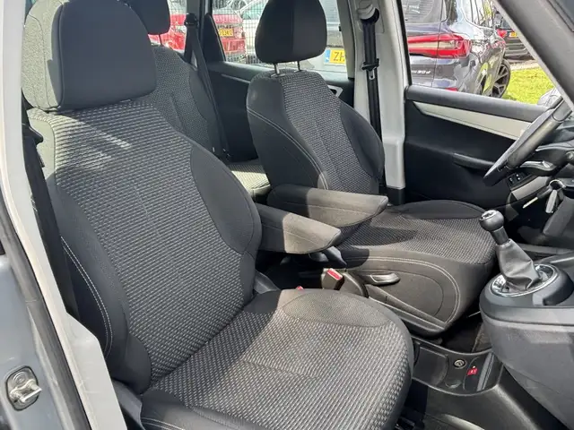 Citroen C4 Picasso view 12