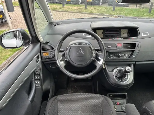 Citroen C4 Picasso view 8