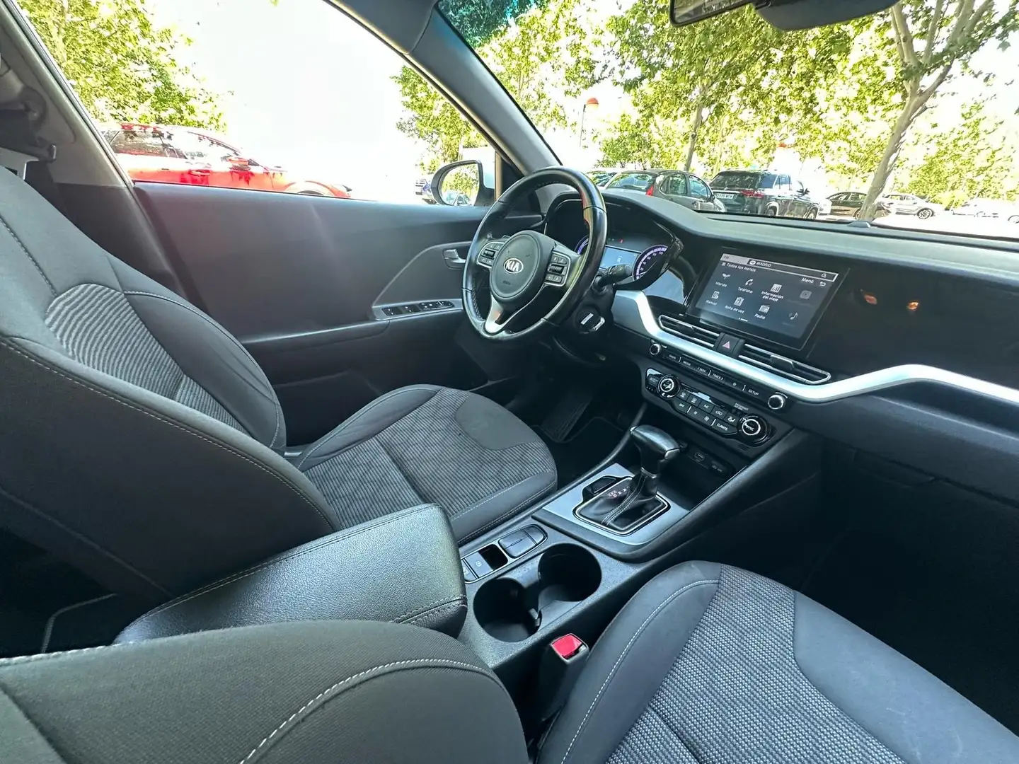 Kia Niro 1.6 HEV Concept Blanc - 2
