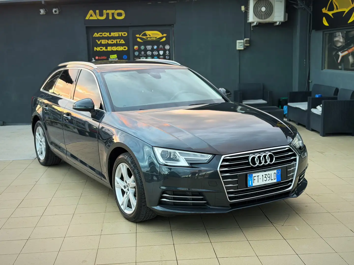 Audi A4 Avant 35 2.0 tdi Business Sport 150cv s-tronic my1 - 1