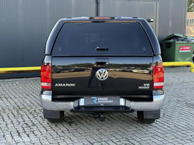Volkswagen Amarok view 9