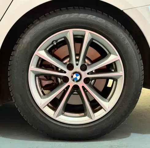 BMW 5 Series view 22