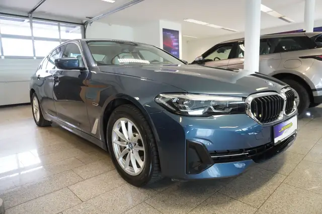 BMW 5 Series view 3