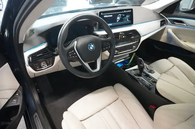 BMW 5 Series view 7