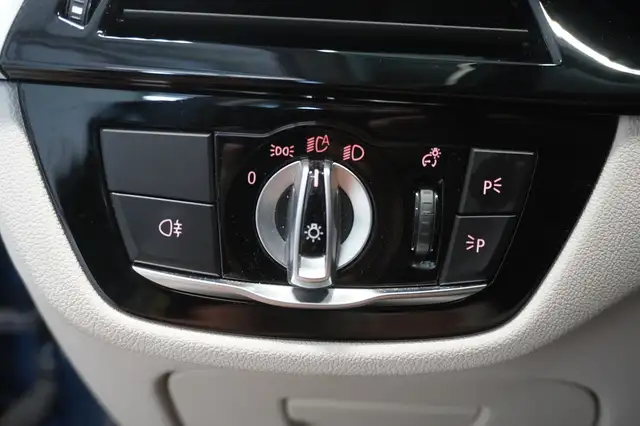 BMW 5 Series view 14