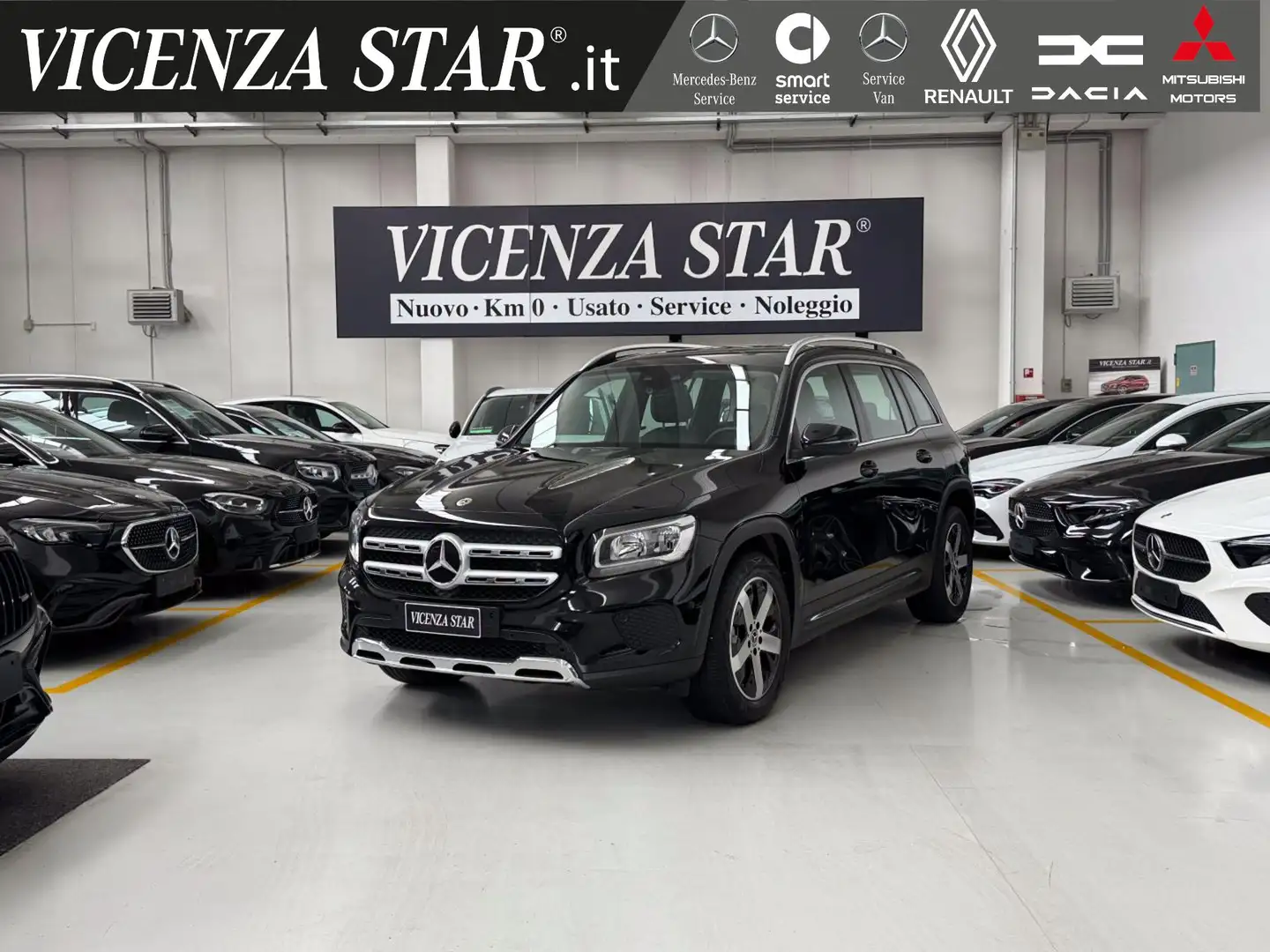Mercedes-Benz GLB 180 d SPORT Fekete - 1
