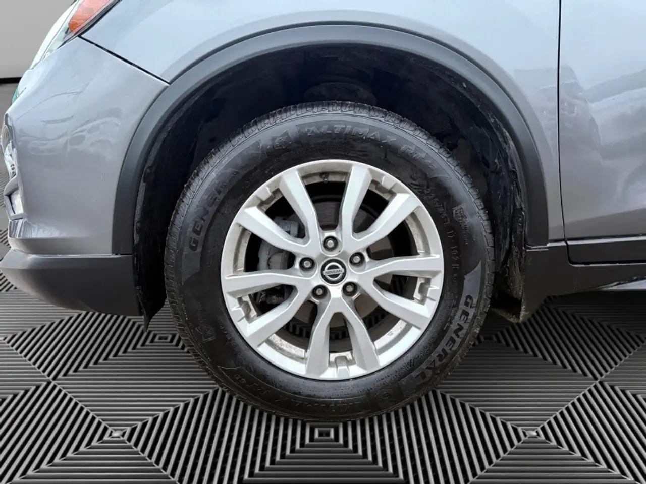 Nissan Rogue снимка Nissan Rogue