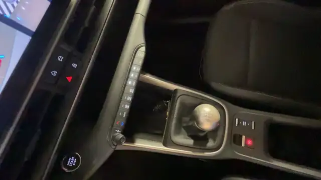 Jeep Avenger view 11