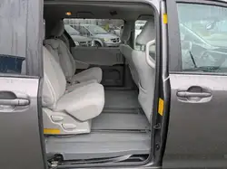Toyota Sienna снимка Toyota Sienna