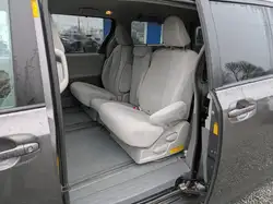 Toyota Sienna снимка Toyota Sienna