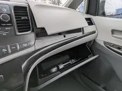 Toyota Sienna снимка Toyota Sienna