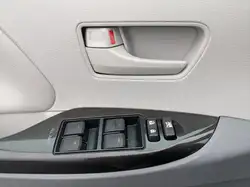 Toyota Sienna снимка Toyota Sienna