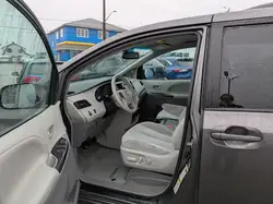 Toyota Sienna снимка Toyota Sienna