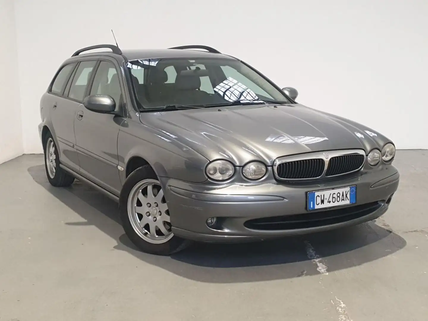 Jaguar X-Type 2.0D cat Wagon Classic EU3 Grey - 1