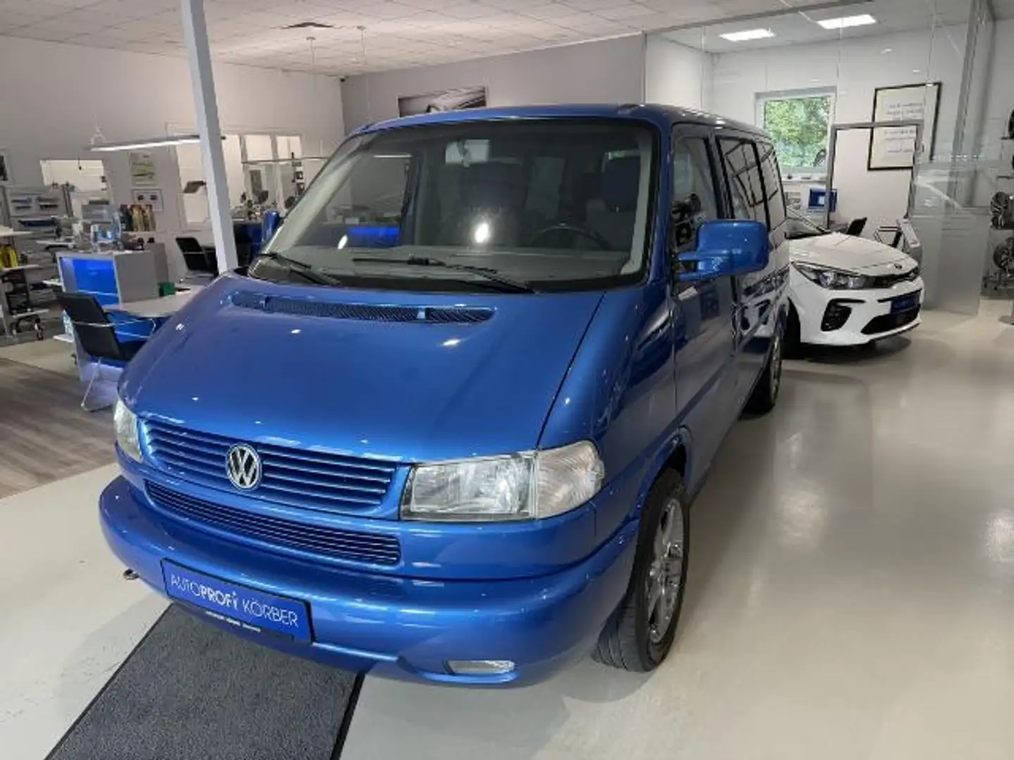 Volkswagen T4 Multivan Multivan im Top Zustand Modrá - 2