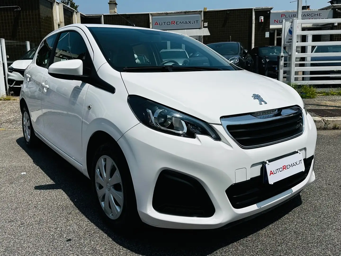 Peugeot 108 1.0 5 PORTE PER NEOPATENTATI Blanc - 1