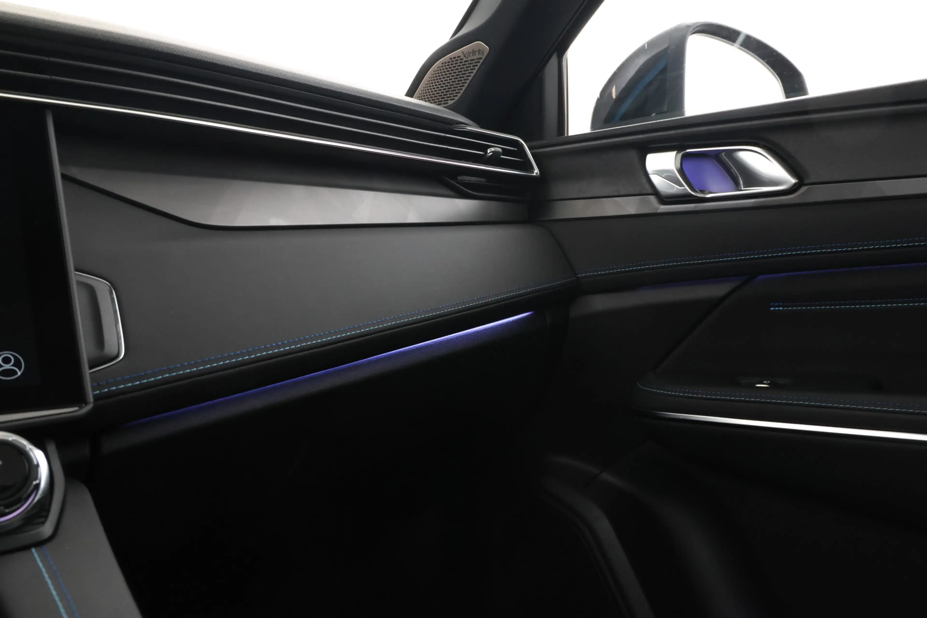 Lynk & Co 01 1.5 Panorama, Apple carplay, Zwarte hemel! — photo 36