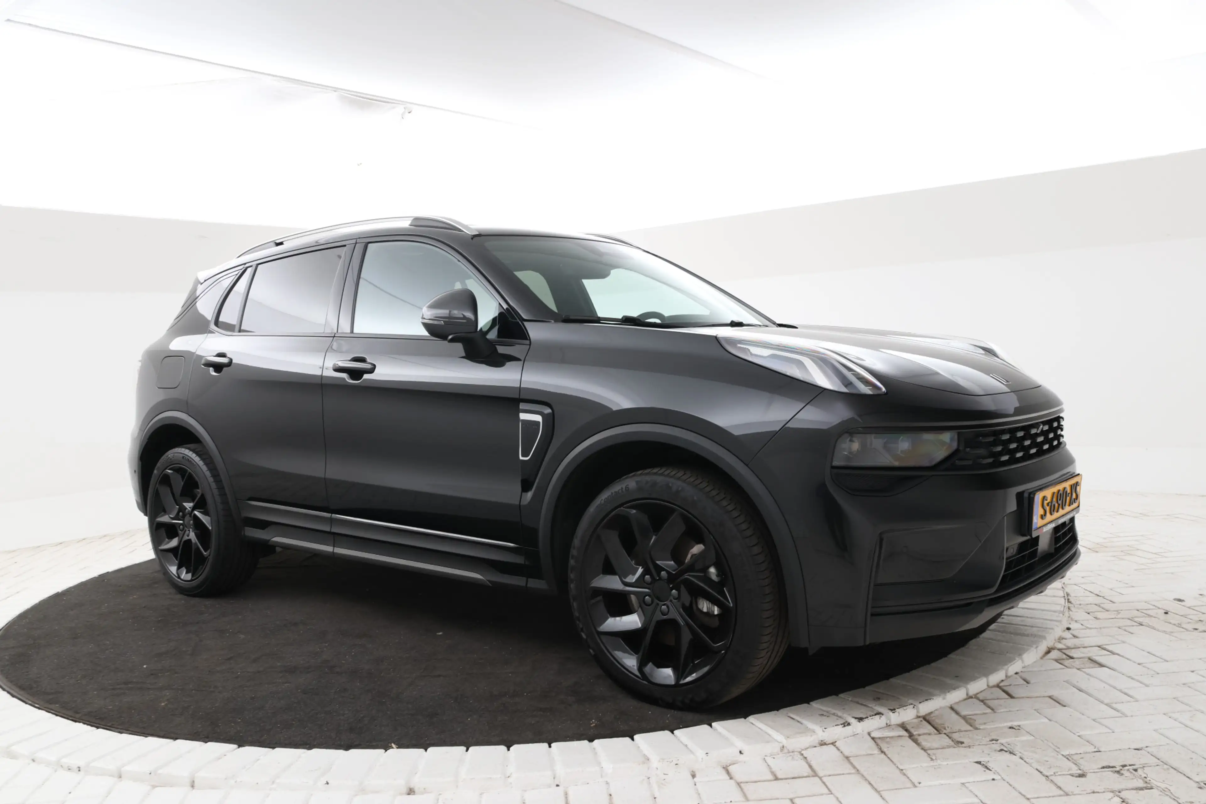 Lynk & Co 01 1.5 Panorama, Apple carplay, Zwarte hemel! — photo 4