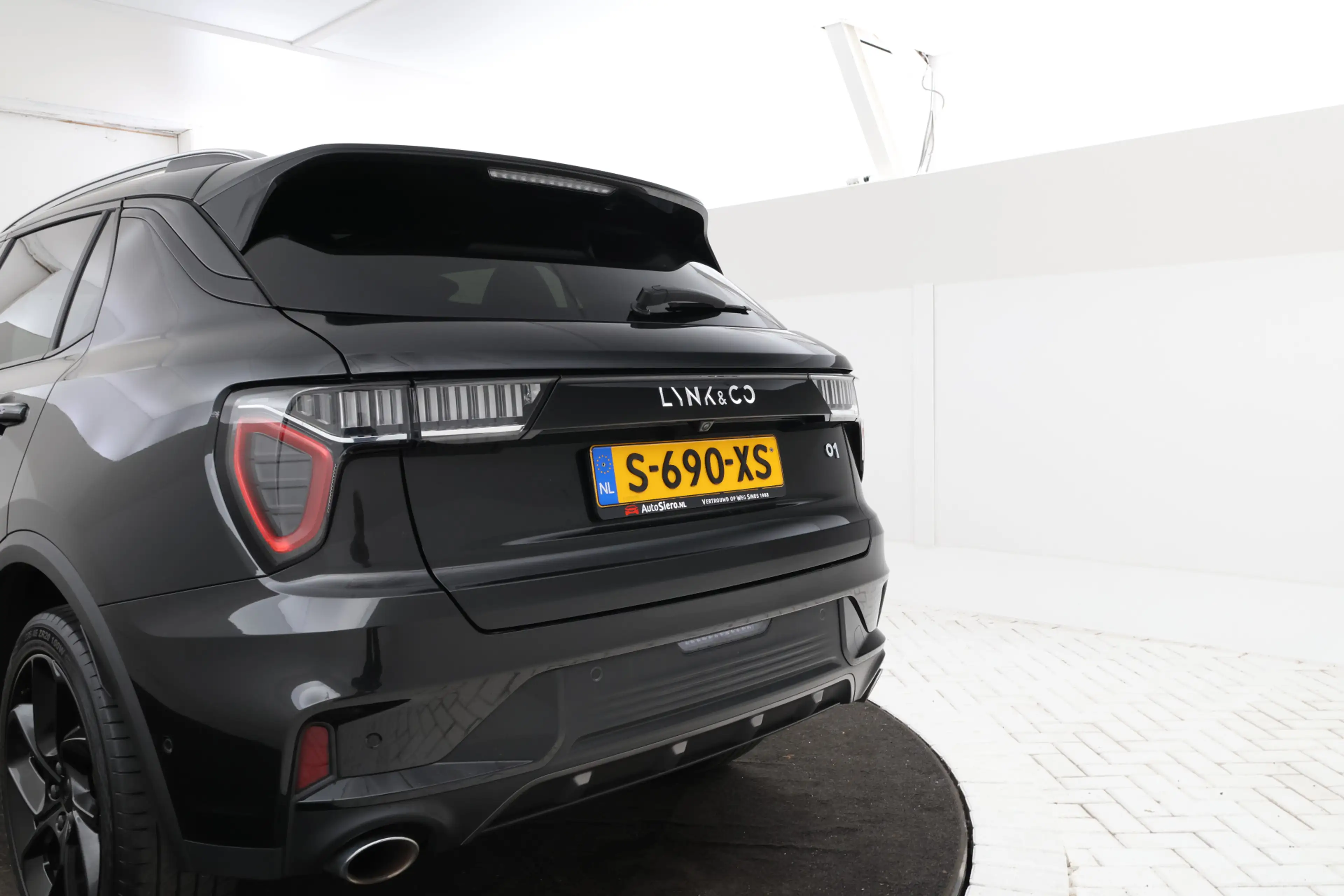 Lynk & Co 01 1.5 Panorama, Apple carplay, Zwarte hemel! — photo 10