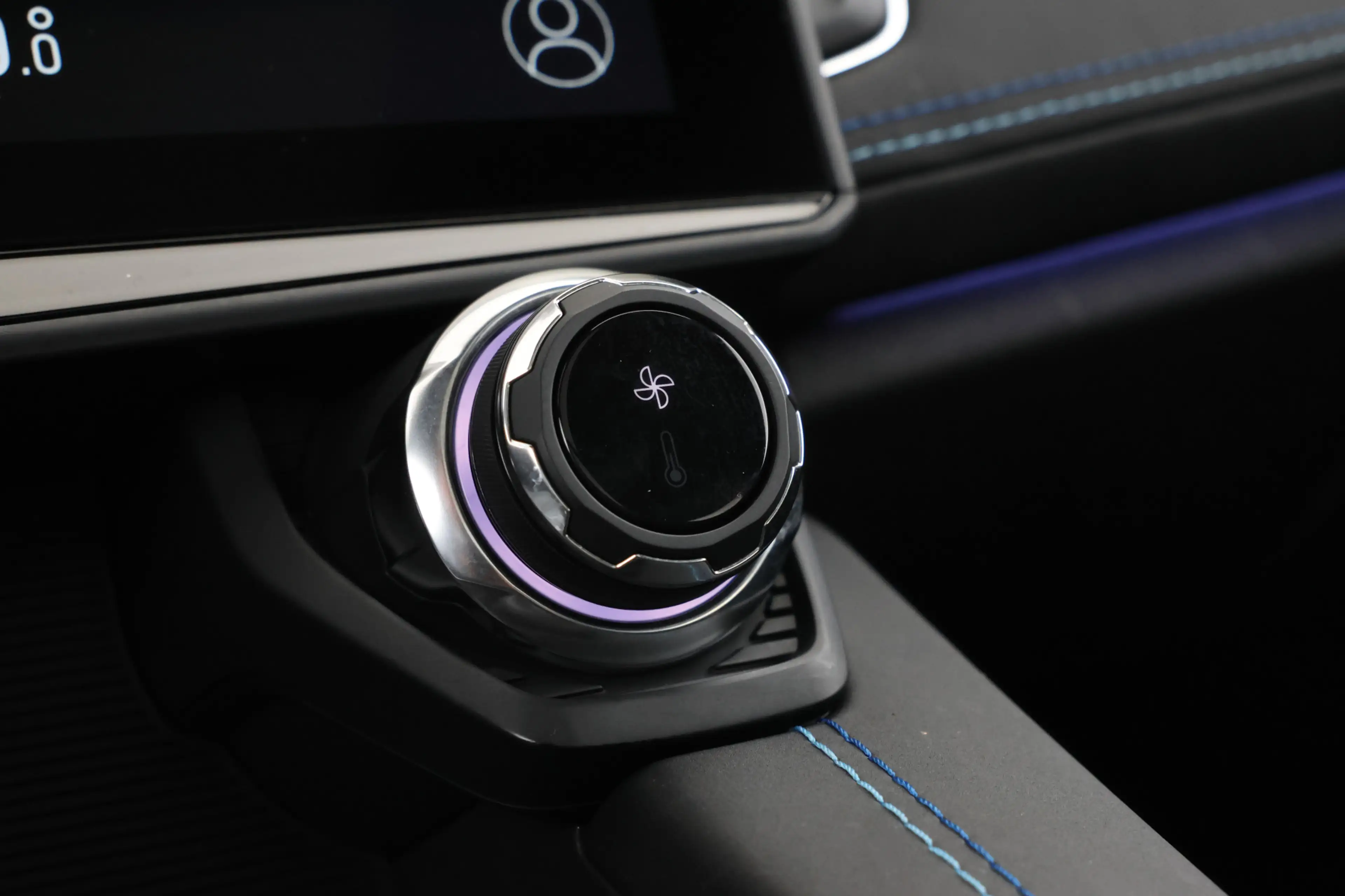 Lynk & Co 01 1.5 Panorama, Apple carplay, Zwarte hemel! — photo 33