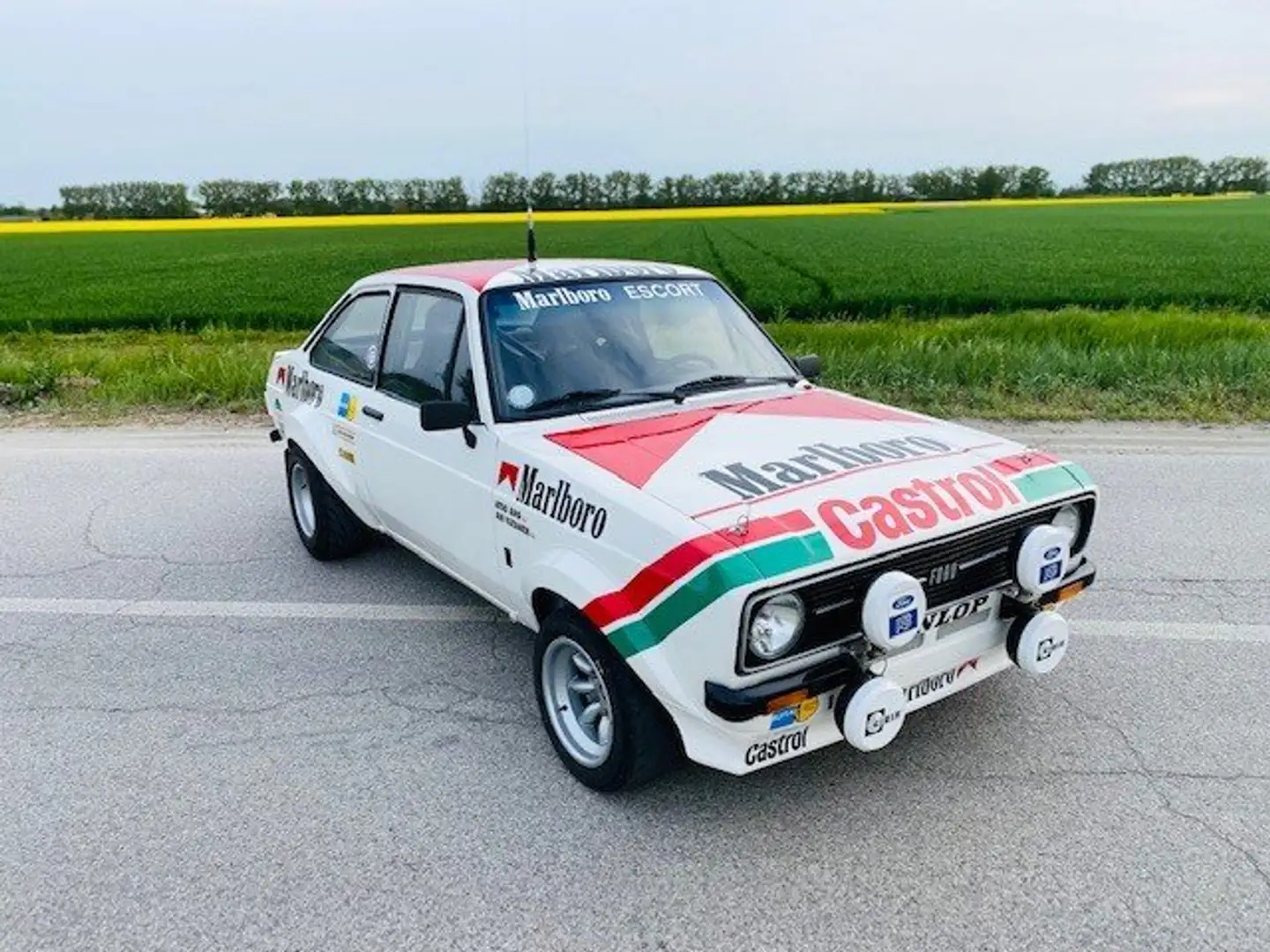 Ford Escort Gr 4/F Rally Car "Post Classic-David Sutton Cars" Bianco - 2