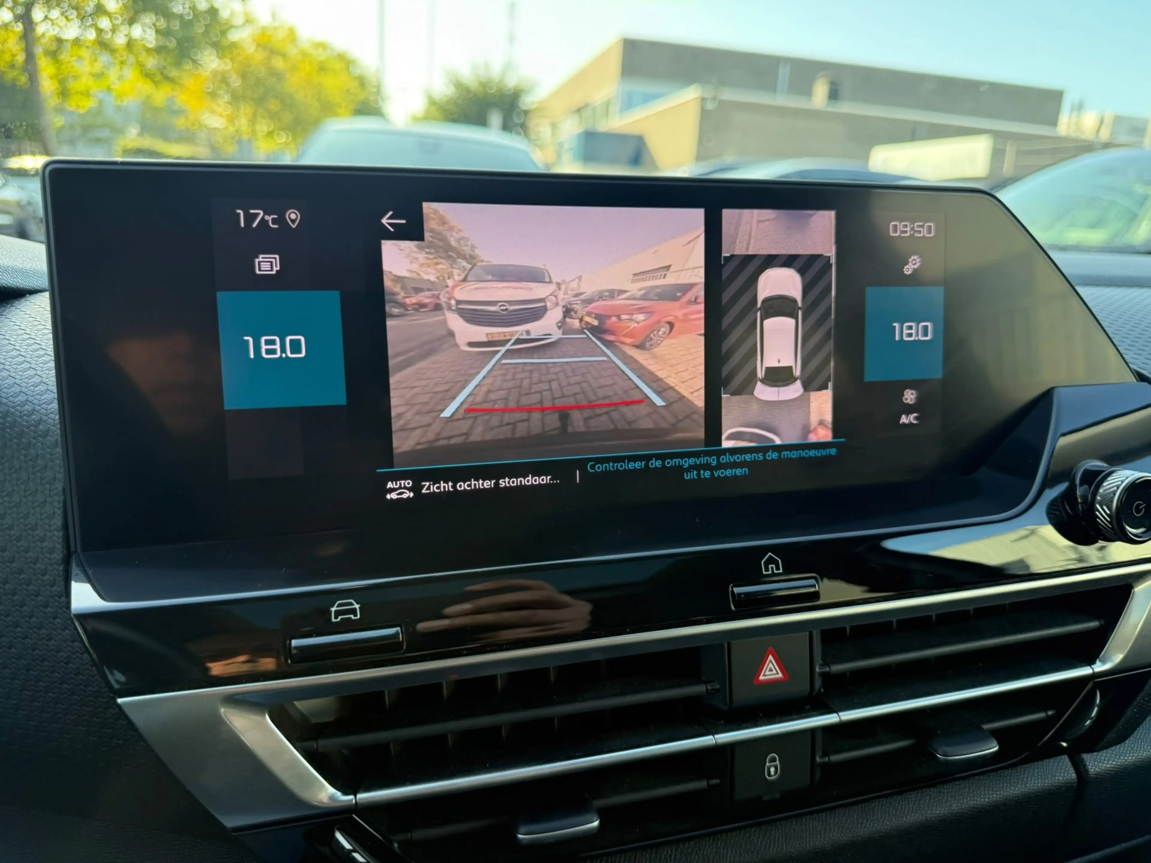 Citroen C4 1.2 PureTech Shine, Automaat, Panodak, Navi, Camer — photo 17