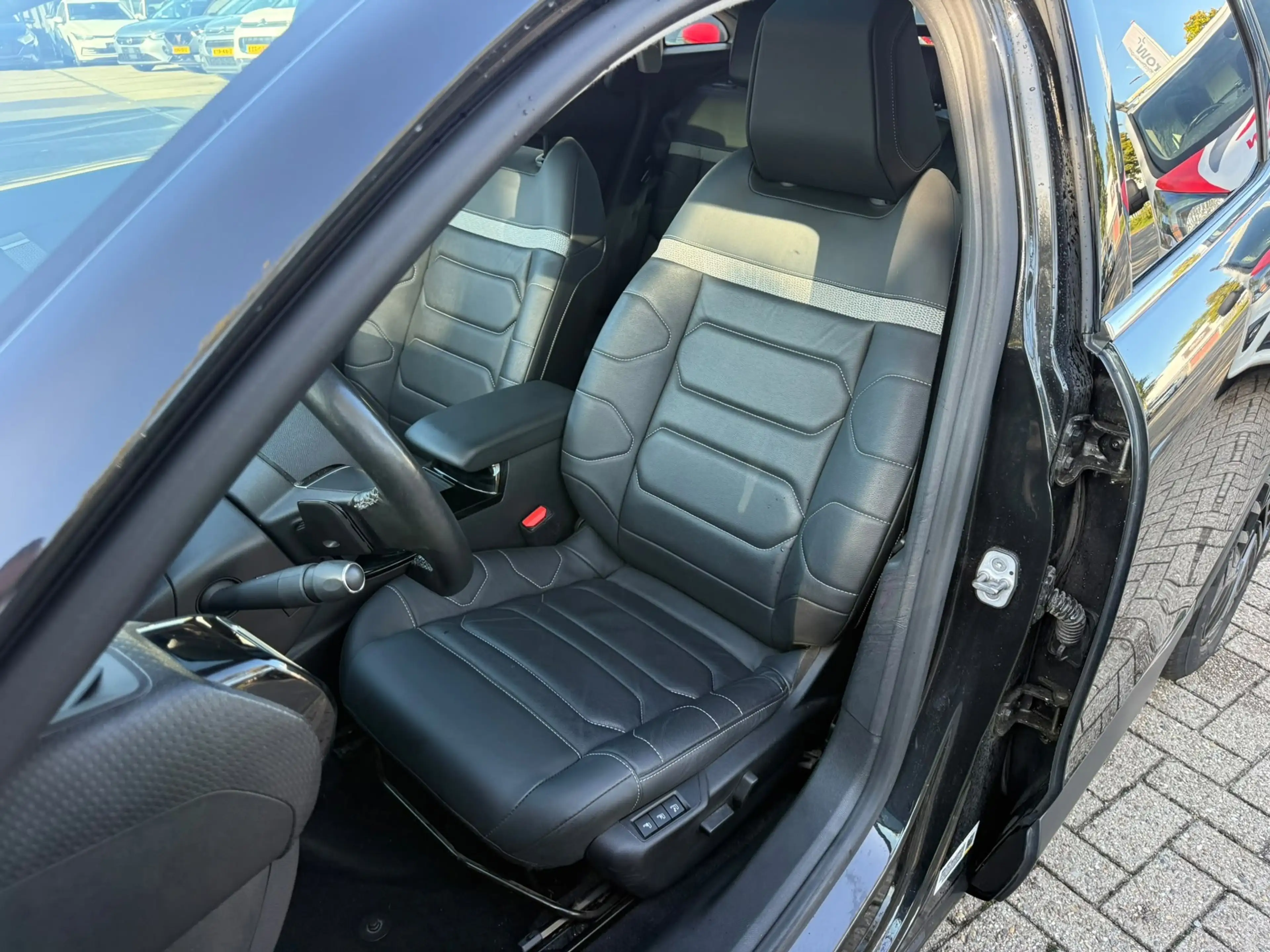 Citroen C4 1.2 PureTech Shine, Automaat, Panodak, Navi, Camer — photo 9