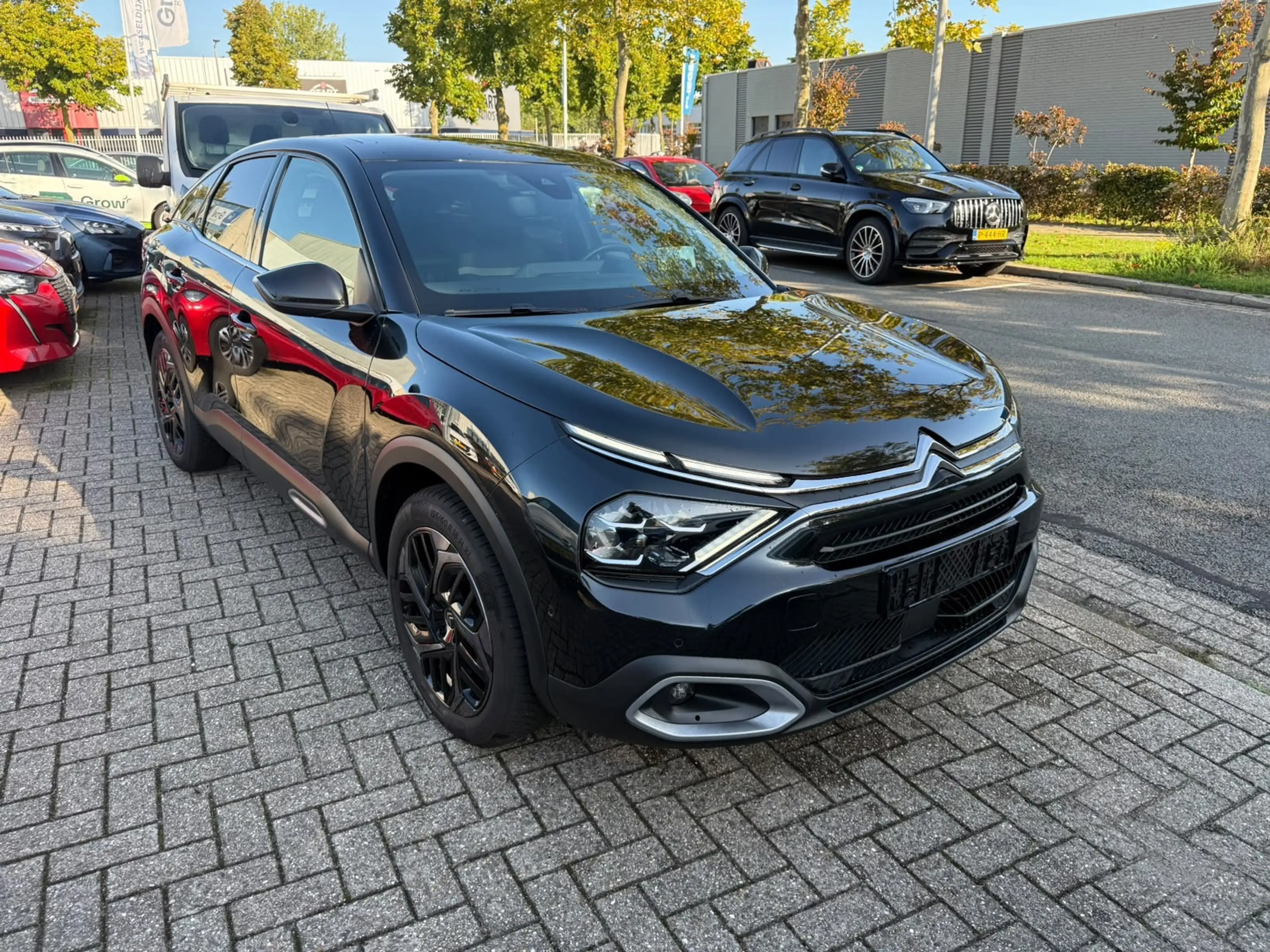 Citroen C4 1.2 PureTech Shine, Automaat, Panodak, Navi, Camer — photo 5