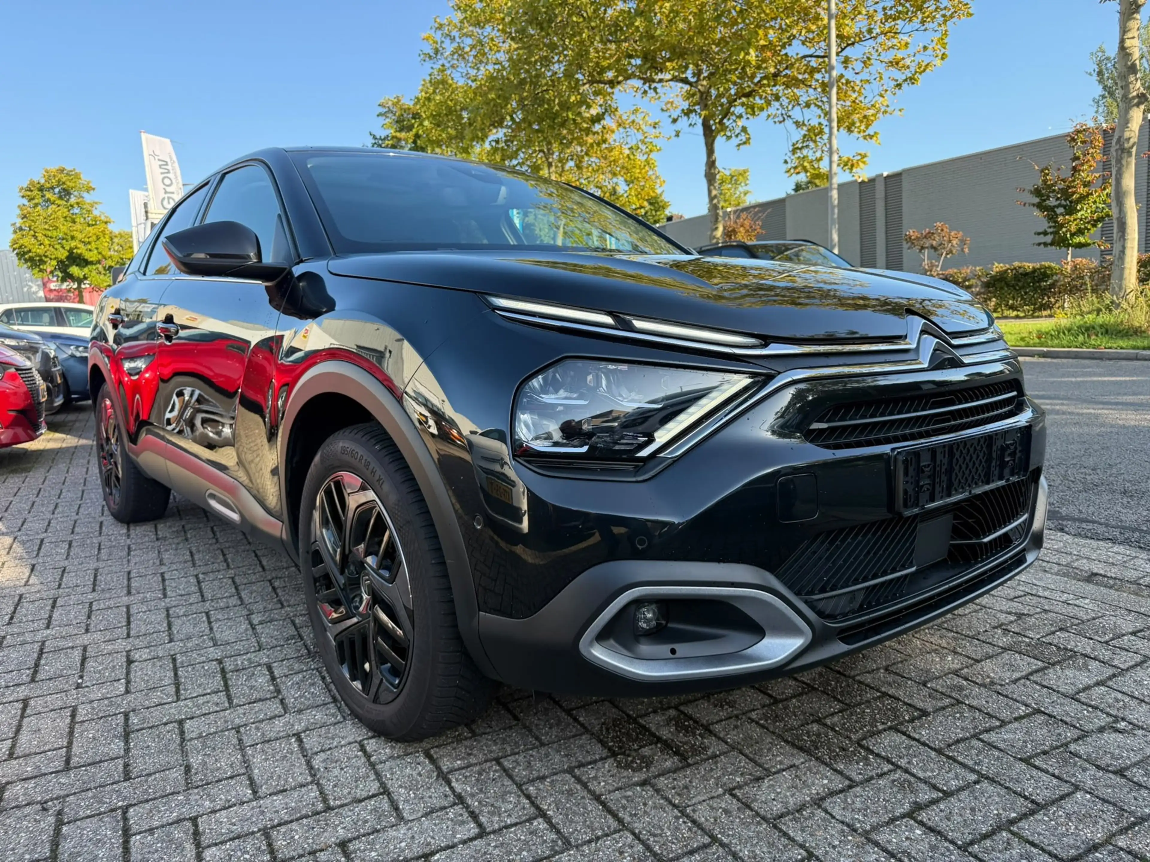 Citroen C4 1.2 PureTech Shine, Automaat, Panodak, Navi, Camer — photo 23