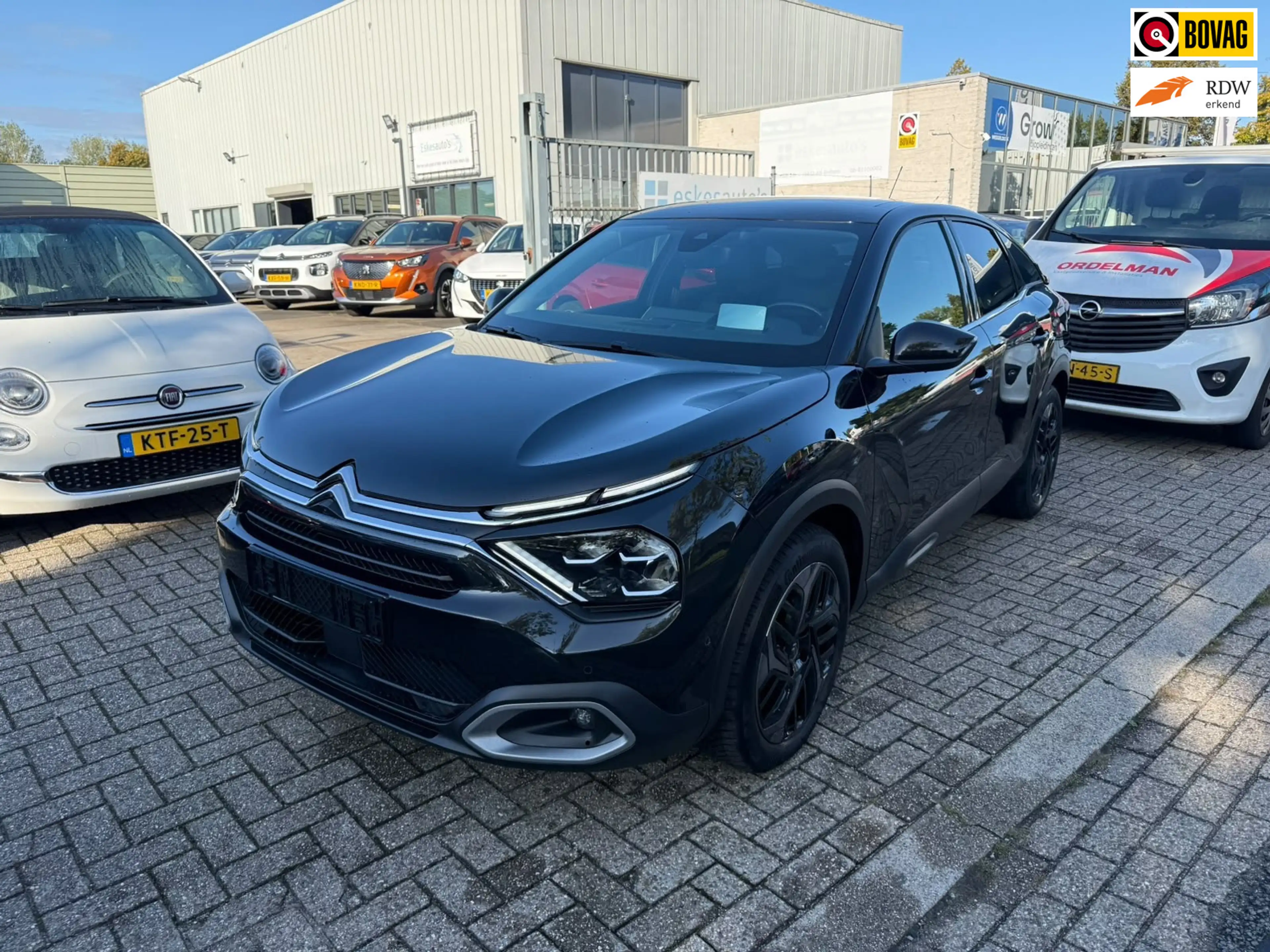Citroen C4 1.2 PureTech Shine, Automaat, Panodak, Navi, Camer