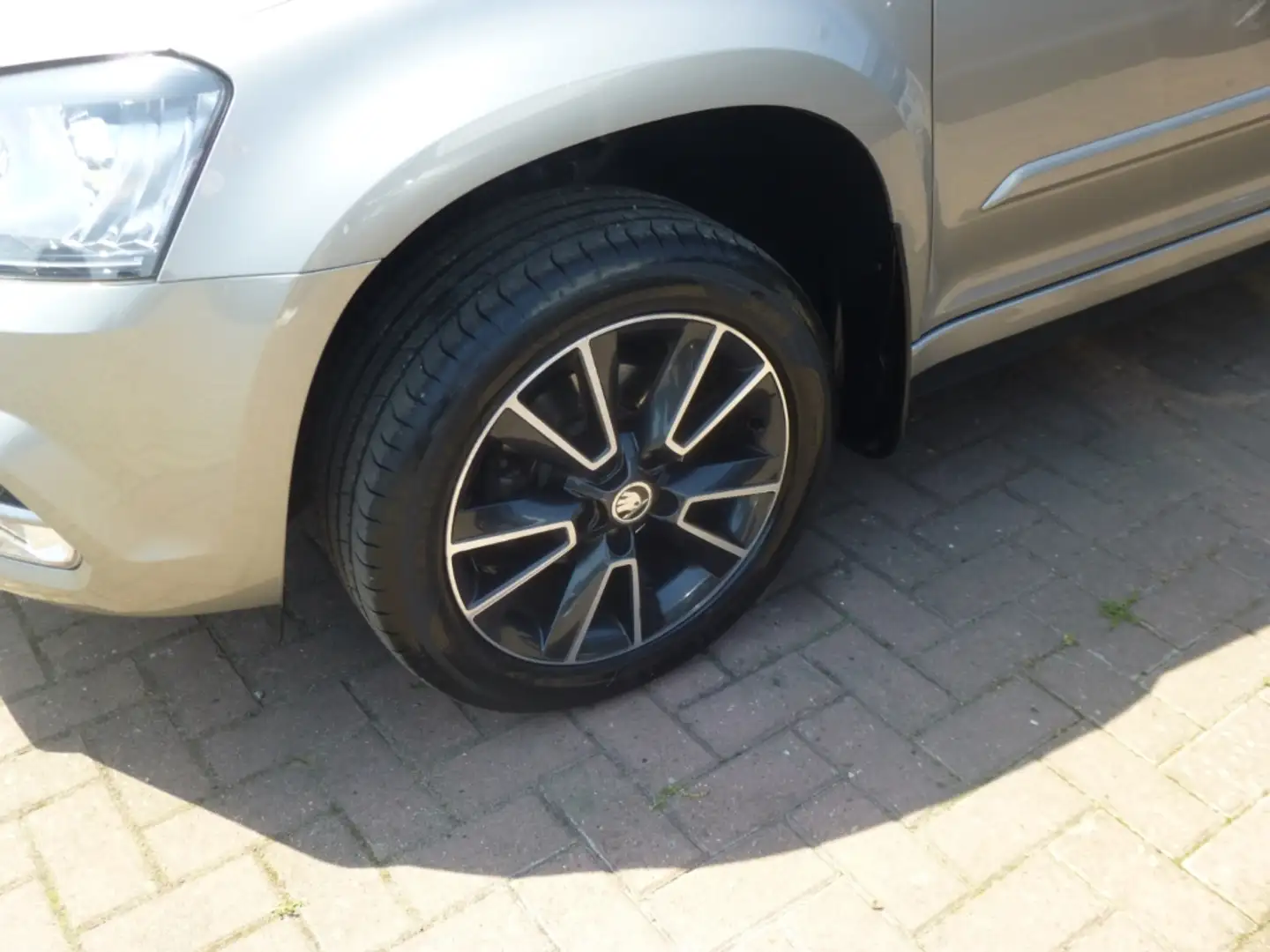 Skoda Yeti Drive 1.2 TSI Navi AHK Kamera Beige - 2