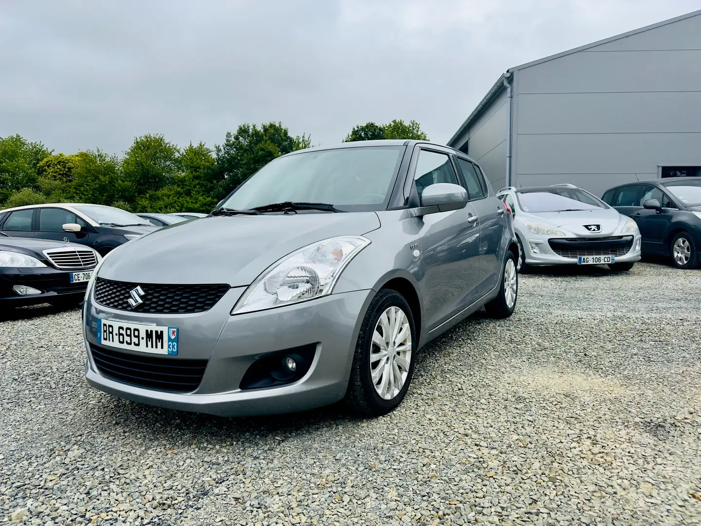 Suzuki Swift 1.3 DDiS GL Gris - 1