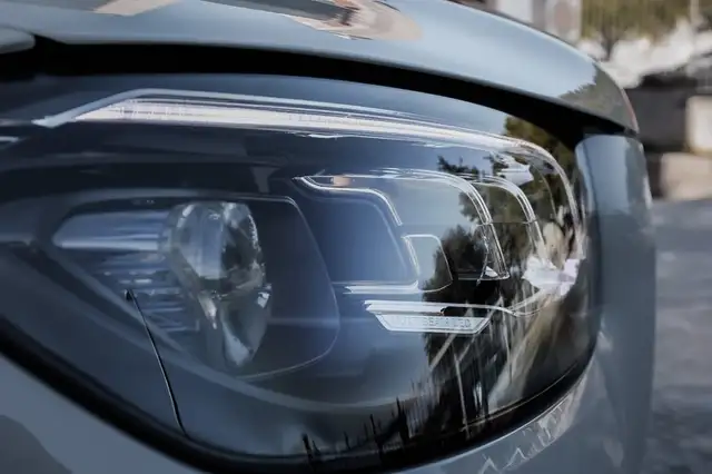 Mercedes-Benz GLS view 4