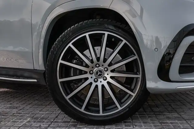 Mercedes-Benz GLS view 2