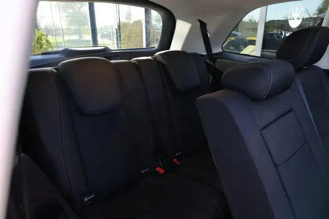 Mercedes-Benz GLS view 29