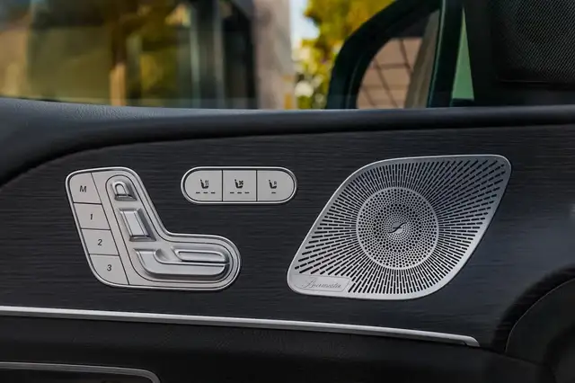 Mercedes-Benz GLS view 14