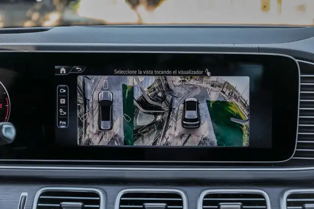 Mercedes-Benz GLS view 24