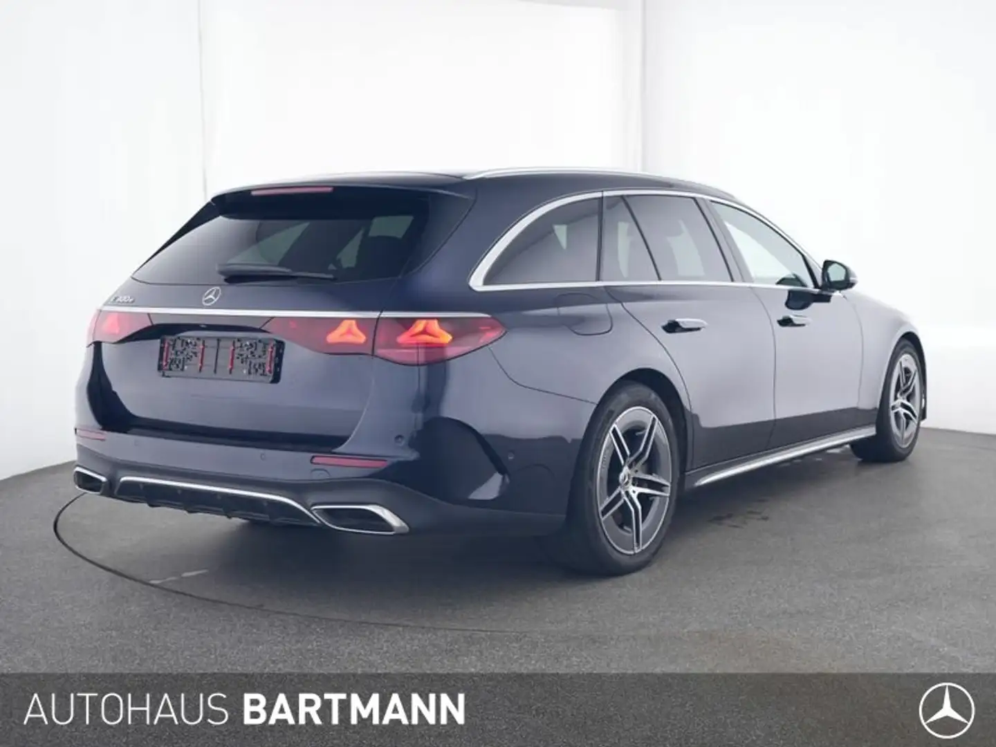 Mercedes-Benz E 300 E 300 T e AMG+ANHÄNGEV.+LED+ KAMERA+TOTW+DISTRON Blau - 2