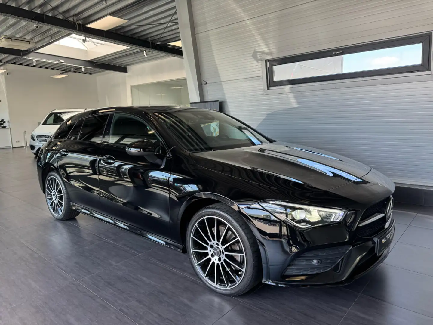 Mercedes-Benz CLA 250 e AMG|Night|MBUX|LED|LM19 Schwarz - 1