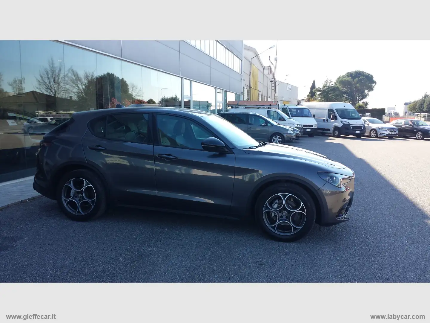 Alfa Romeo Stelvio 2.2 TD 160CV AT8 Sprint Gris - 2