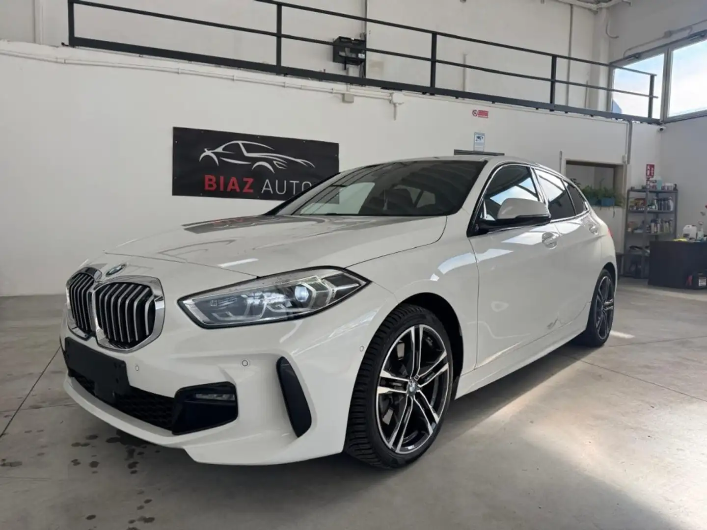 BMW 120 d xDrive 5p. Msport Wit - 1