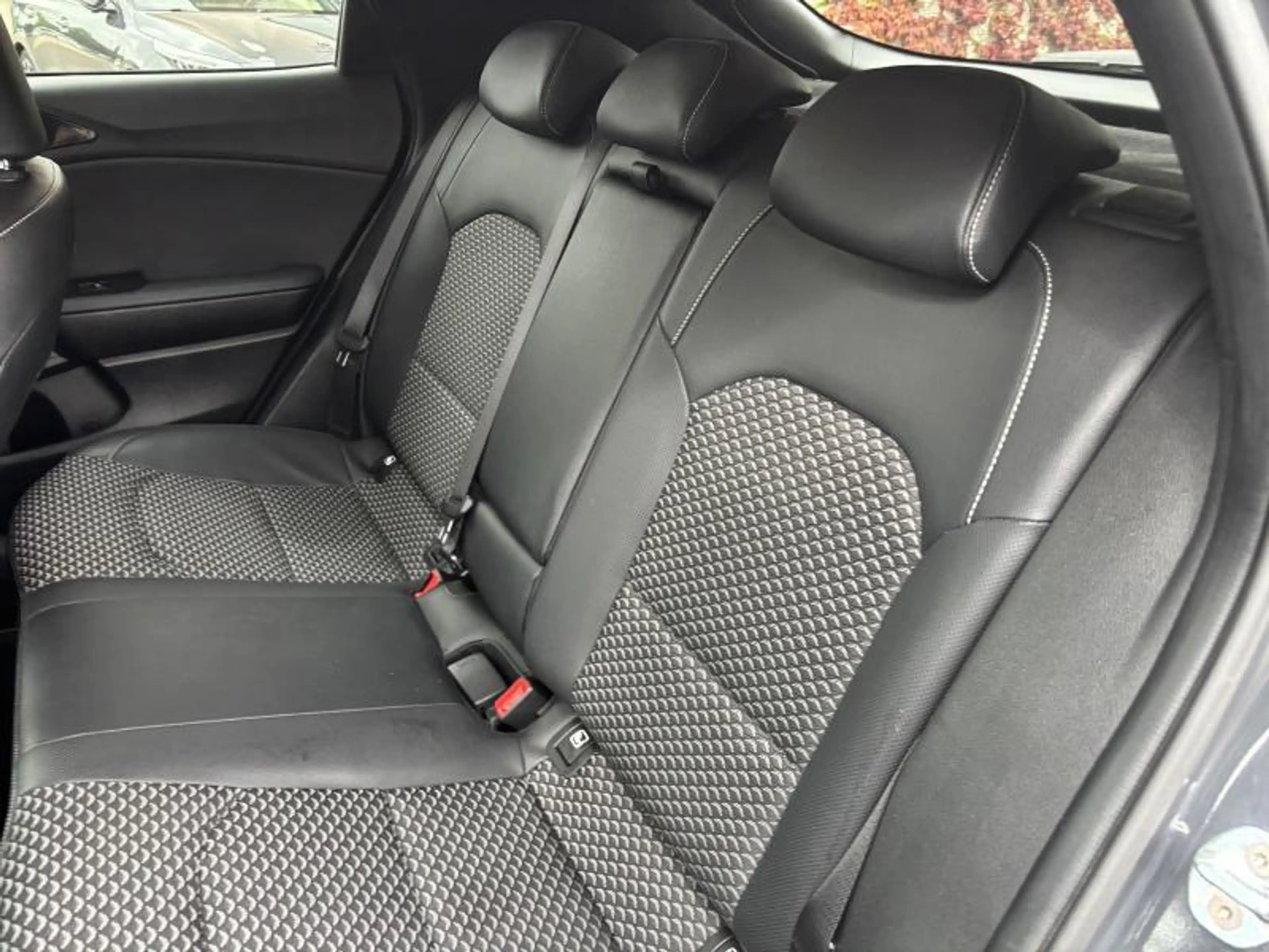 Kia XCeed Pulse — photo 13