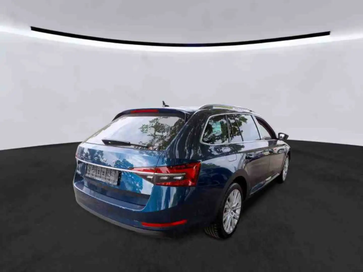 Skoda Superb Combi 2.0 TDI DSG AHK+Pano+ACC+LED+Leder+ Blau - 2